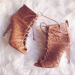 {alice + olivia} gale lace-up sandal bootie